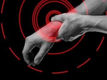 【知ってると安心】突き指と骨折の見分け方